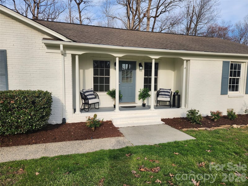 2411 Kimway Dr, Matthews, NC 28105