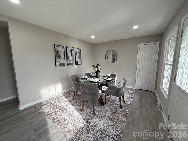 2411 Kimway Dr, Matthews, NC 28105