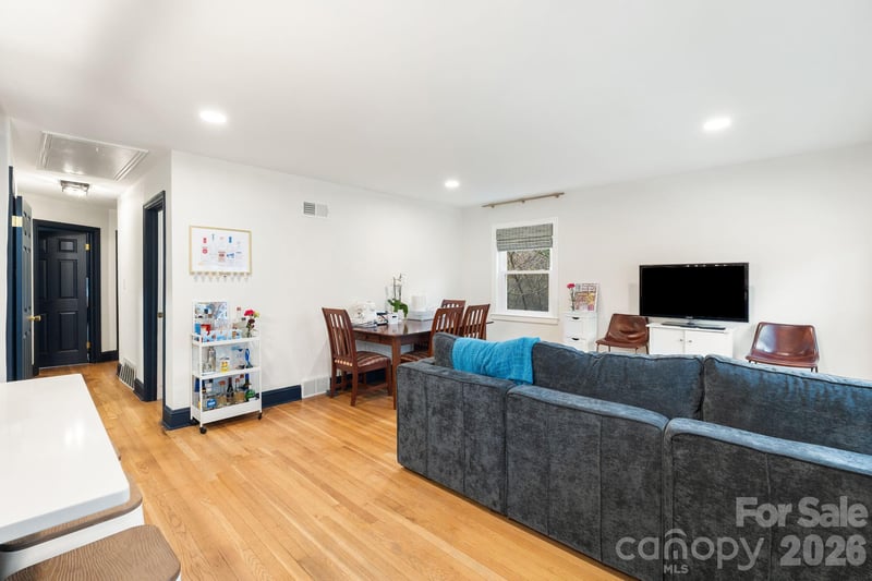817 Brent St, Winston Salem, NC 27103