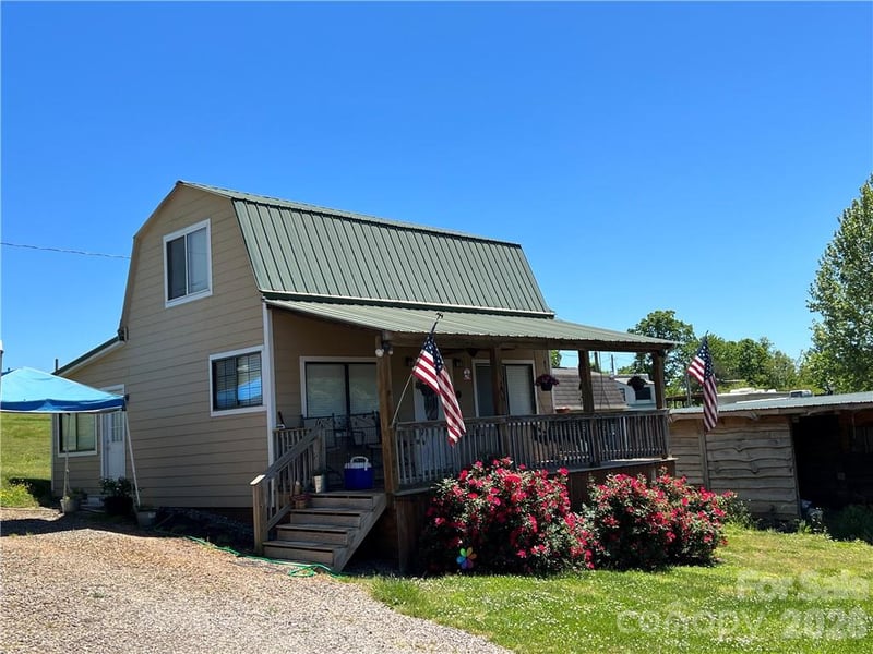 105 Filly Trl, Love Valley, NC 28625