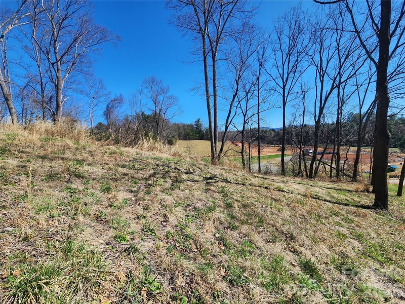 9999 Country Dr, Mars Hill, NC 28754