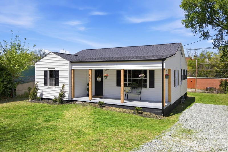 608 Carver Dr, Lexington, NC 27292