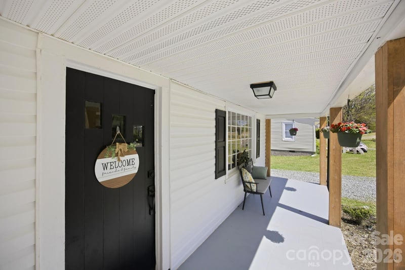 608 Carver Dr, Lexington, NC 27292