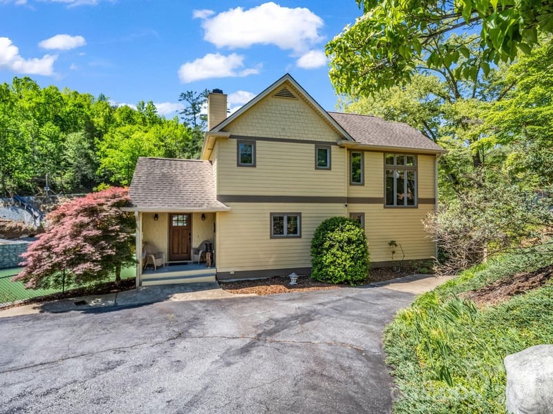 105 Tryon Bay Cir, Lake Lure, NC 28746