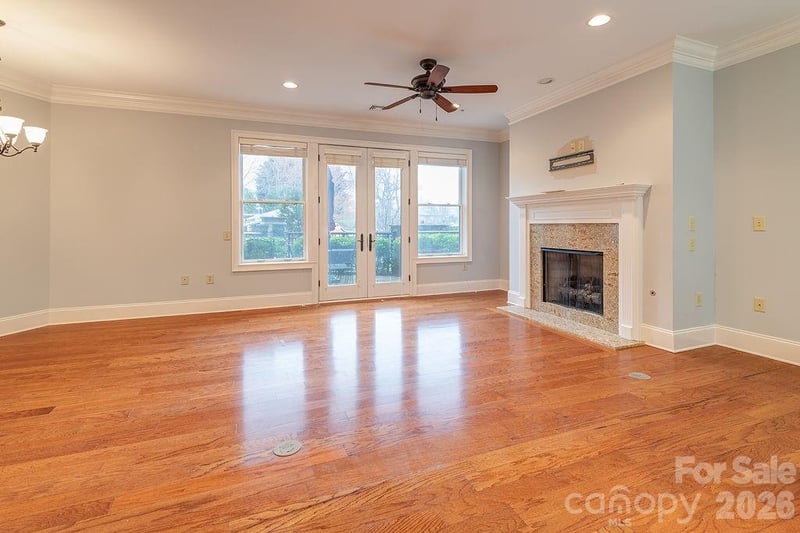 350 Allen St #103, Hendersonville, NC 28792