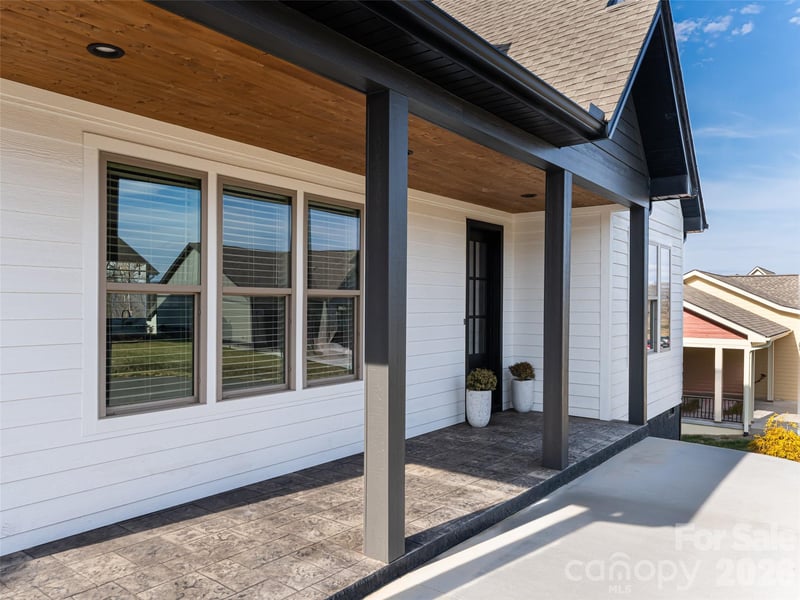 1031 Hillside Ridge Rd, Candler, NC 28715