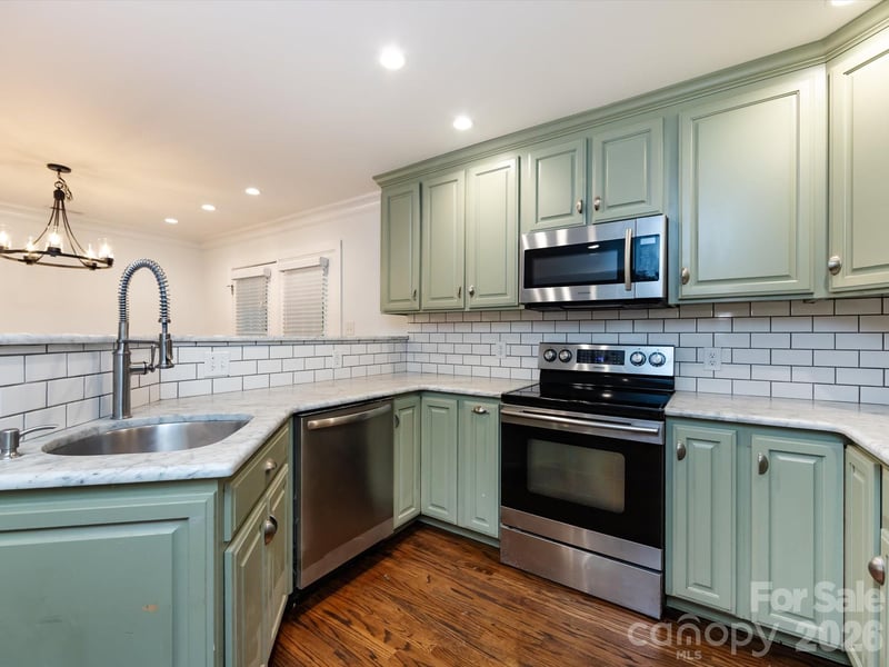 3109 Forest Lawn Dr, Matthews, NC 28104