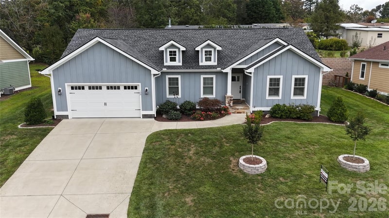 138 Olde Oak Way, Hendersonville, NC 28792