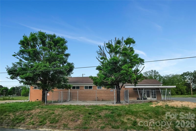 318 Laurel Ave, Grover, NC 28073