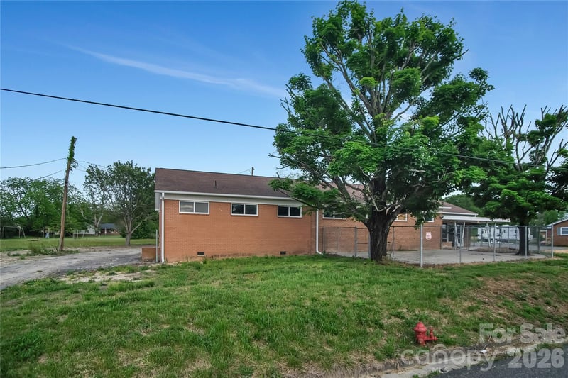 318 Laurel Ave, Grover, NC 28073