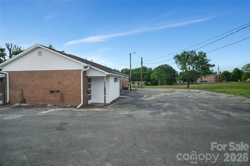 318 Laurel Ave, Grover, NC 28073