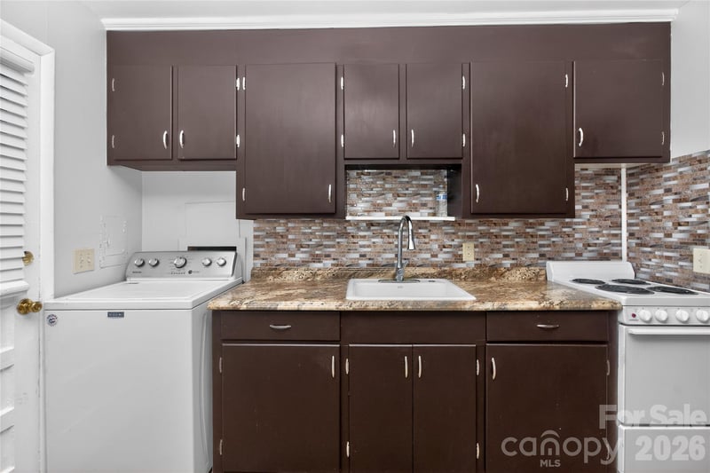 517 Grandin Rd, Charlotte, NC 28208