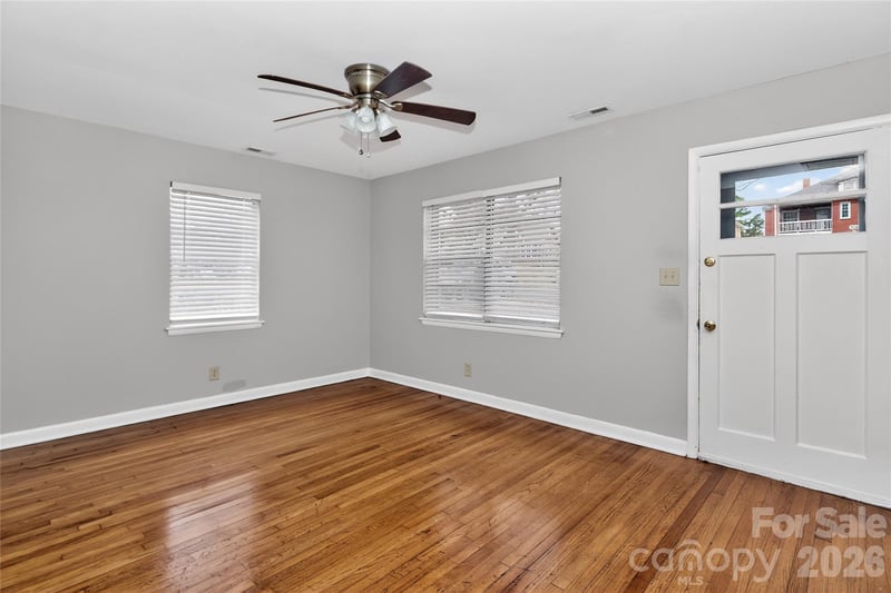 517 Grandin Rd, Charlotte, NC 28208