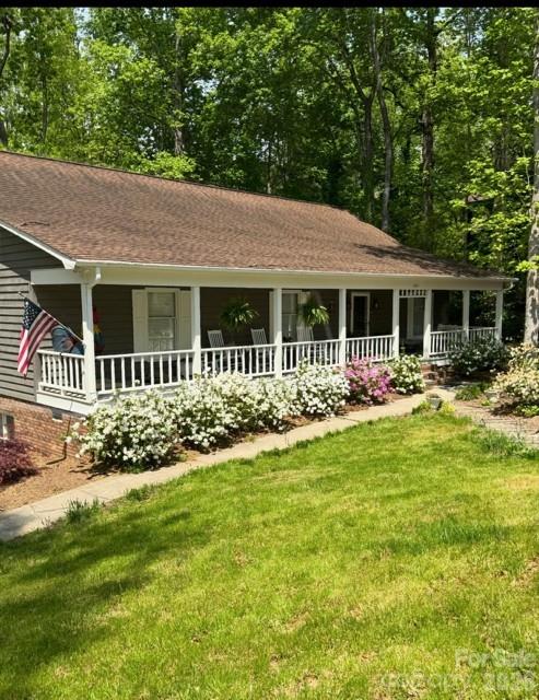 1503 Indian Hills Dr, Lenoir, NC 28645