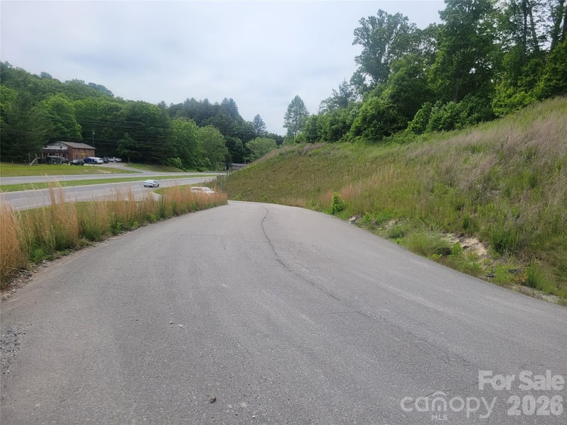 6045 Us 19e Hw, Burnsville, NC 28714