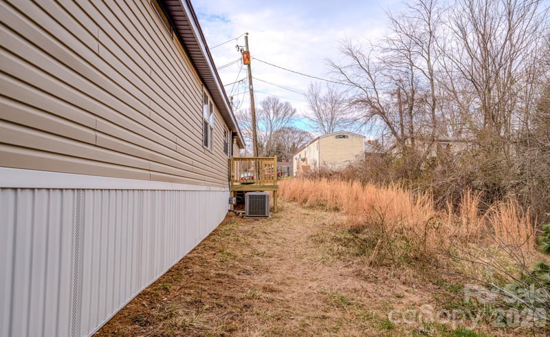 8 Teal Ln, Candler, NC 28715