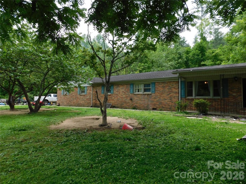 102 Jeff St, Hendersonville, NC 28739