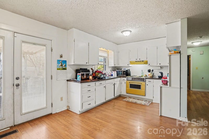 1004 Oakwood Ave, Kannapolis, NC 28081
