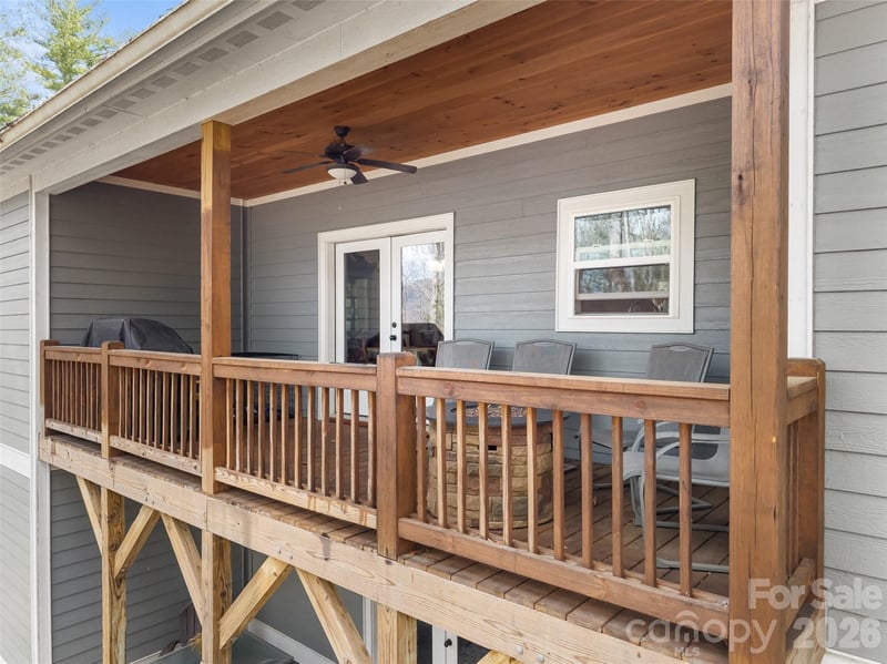 72 Summer Shade Ct, Hendersonville, NC 28792