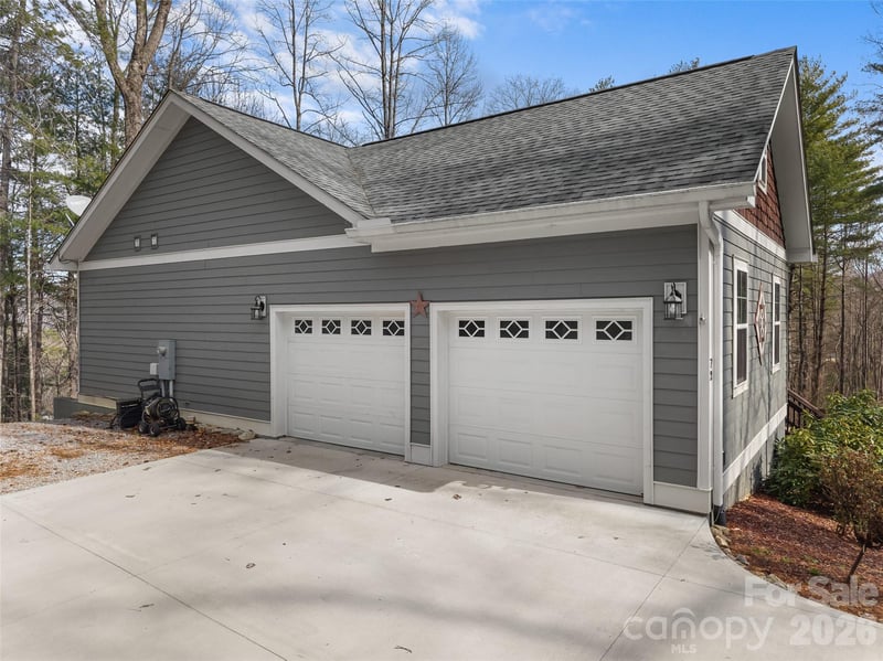 72 Summer Shade Ct, Hendersonville, NC 28792