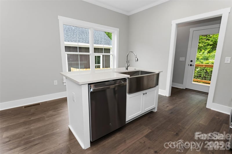 114 Orchard St, Old Fort, NC 28762