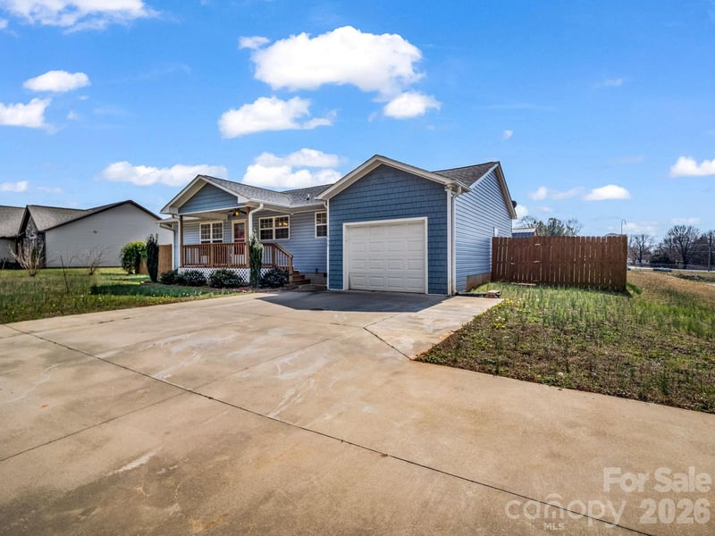 655 Oconee St, Chesnee, SC 29323