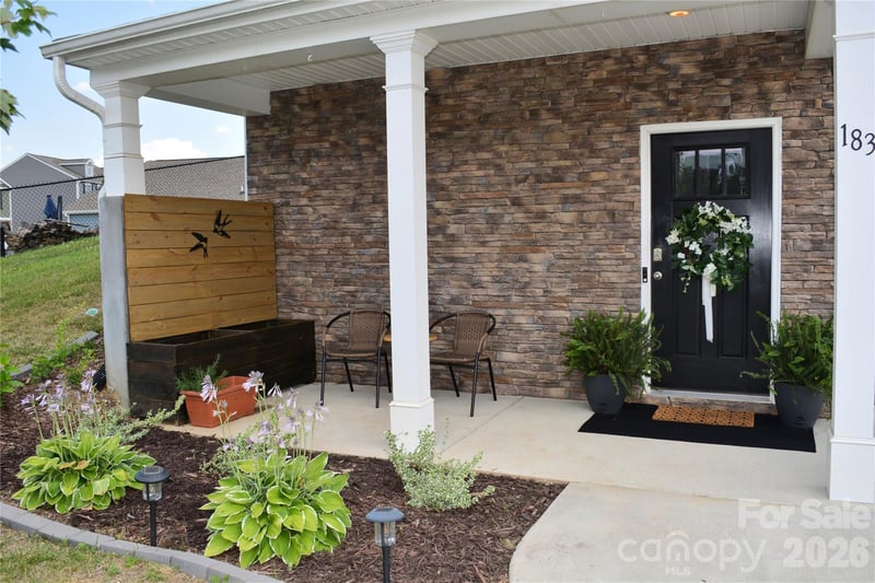 183 Marathon Ln, Candler, NC 28715