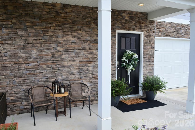 183 Marathon Ln, Candler, NC 28715