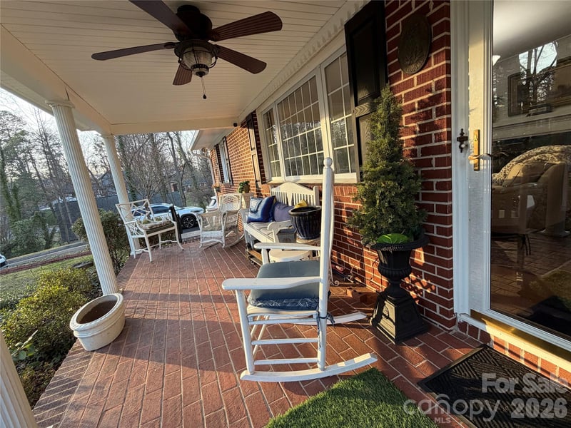 920 Paramount Cir, Gastonia, NC 28052