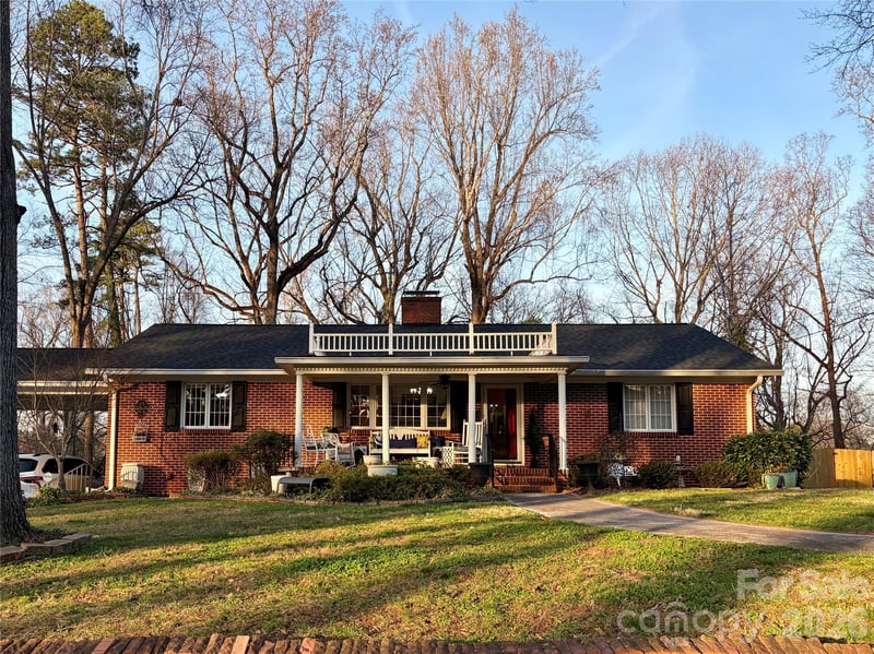 920 Paramount Cir, Gastonia, NC 28052