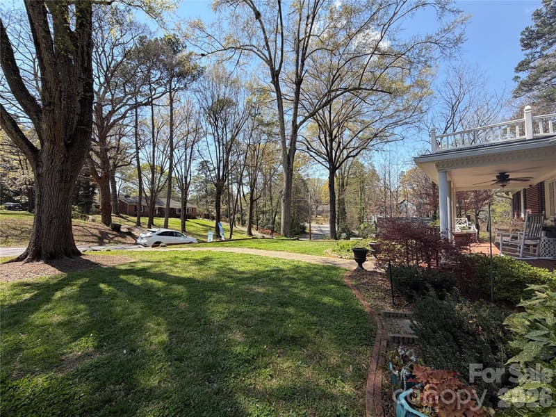 920 Paramount Cir, Gastonia, NC 28052