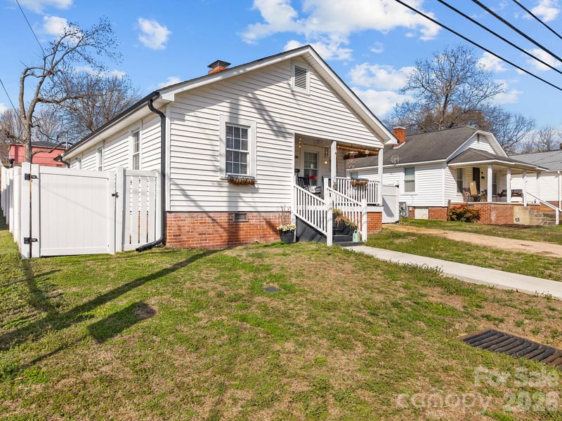 714 Pine St, Kannapolis, NC 28081