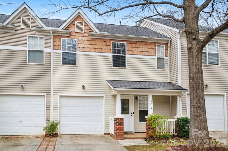 5518 Santeelah Ct, Charlotte, NC 28217