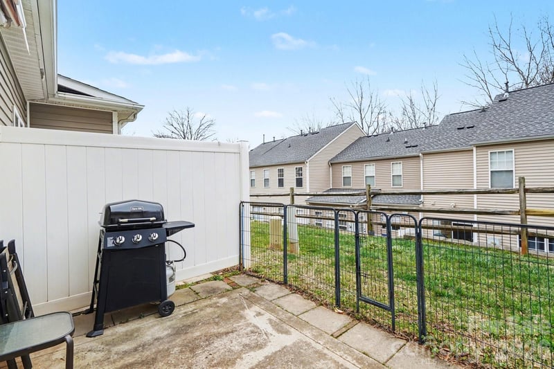 5518 Santeelah Ct, Charlotte, NC 28217