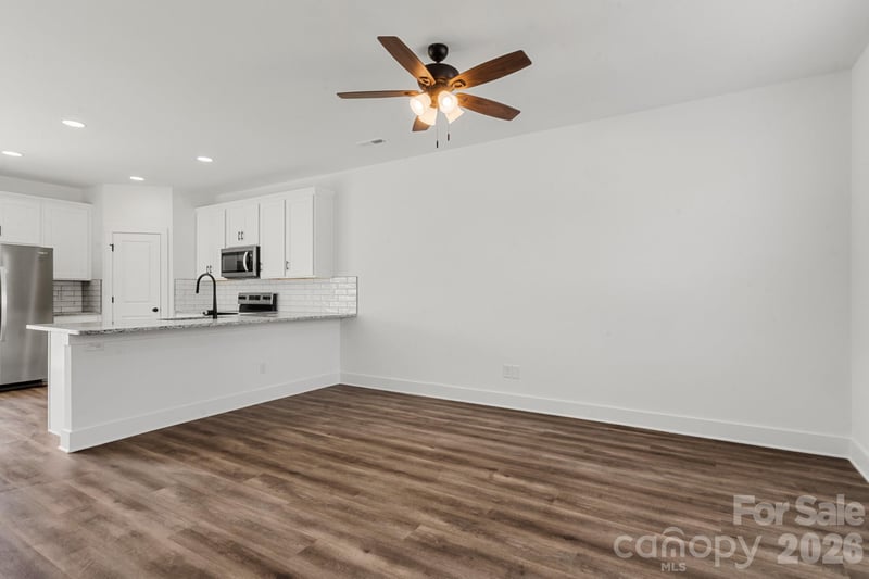 105 Indian Wells Ct, Harmony, NC 28634
