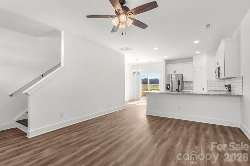 109 Indian Wells Ct, Harmony, NC 28634