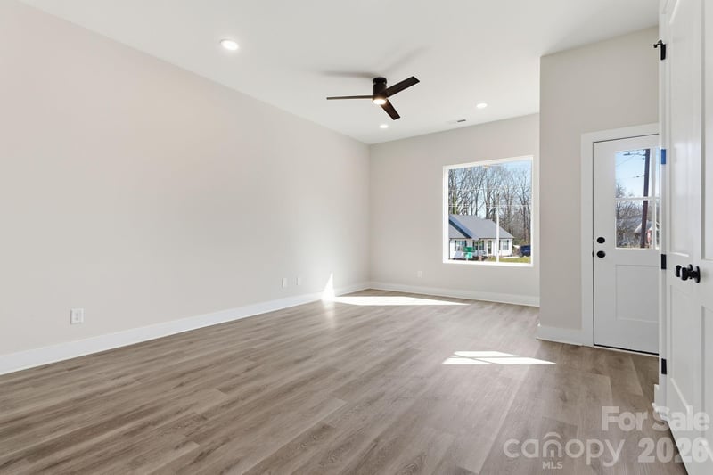 1021 Elm St, Kannapolis, NC 28081
