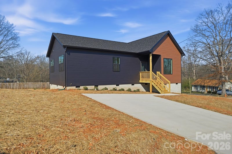 1021 Elm St, Kannapolis, NC 28081
