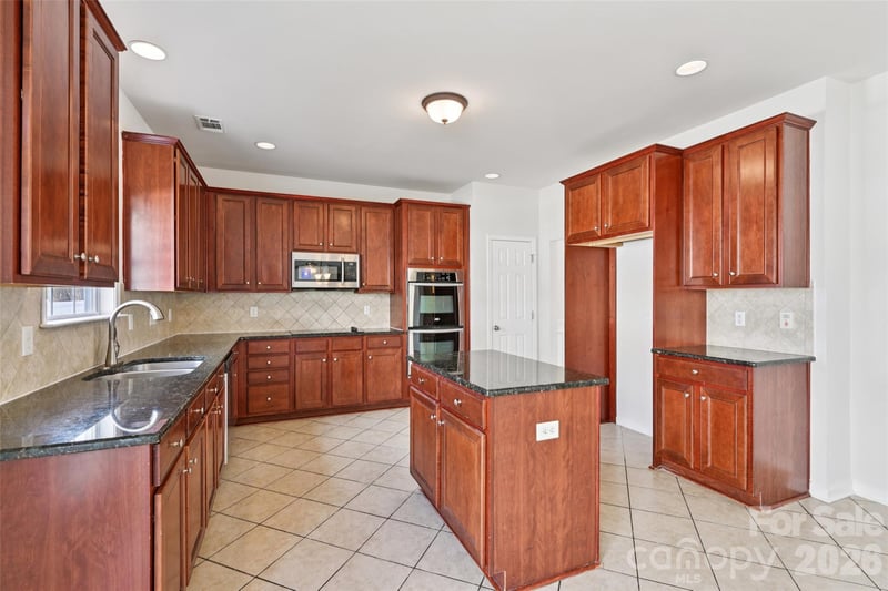 10901 Trout Creek Pl, Davidson, NC 28036