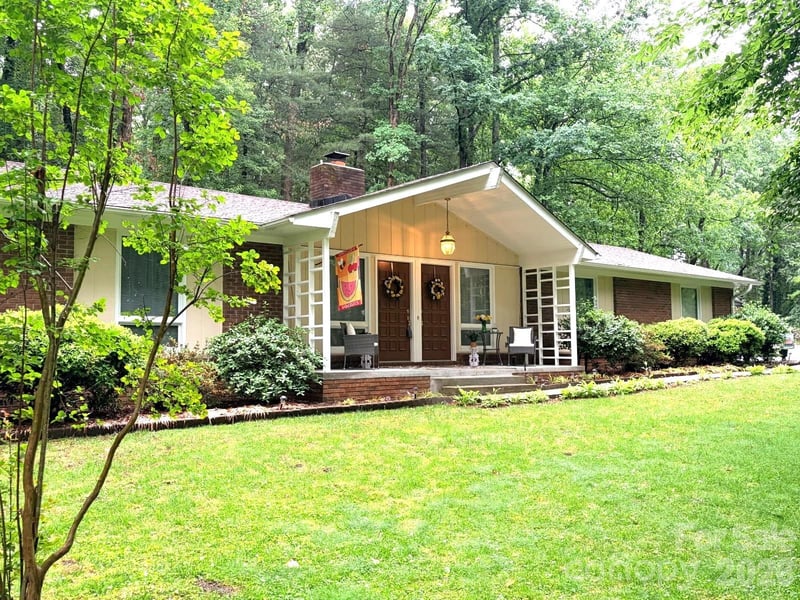 106 Laurel Ln, Etowah, NC 28729