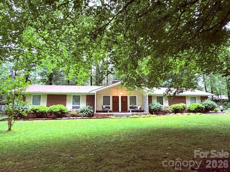106 Laurel Ln, Etowah, NC 28729