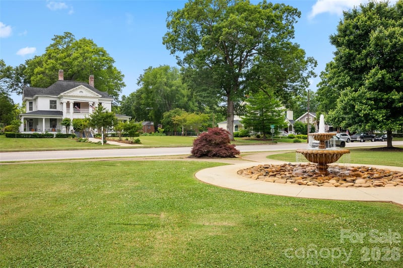 530 Rutledge Ave, Gaffney, SC 29340