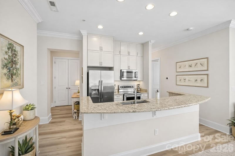 2994 Selwyn Ave, Charlotte, NC 28209