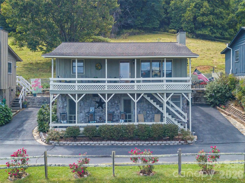 21 Flint Ln, Maggie Valley, NC 28751