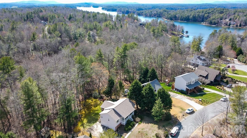 1499 Brentwood Pl, Morganton, NC 28655