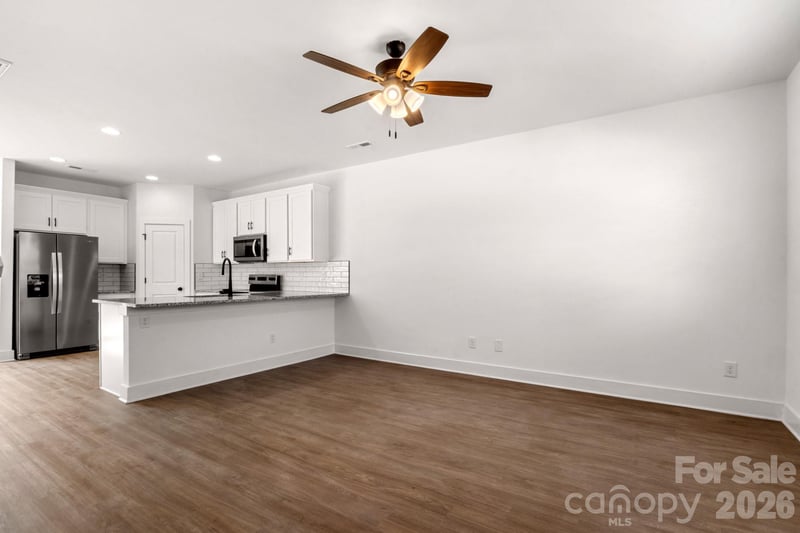 123 Indian Wells Ct, Harmony, NC 28634