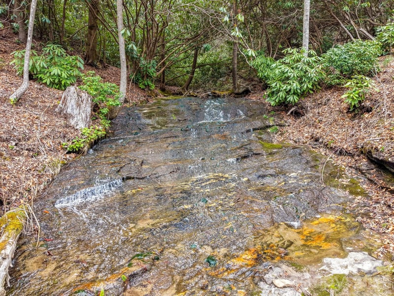 580 Robinson Creek Rd, Glenville, NC 28736