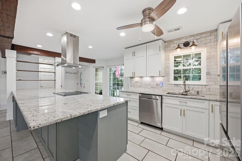 2717 Olde Whitehall Rd, Charlotte, NC 28273