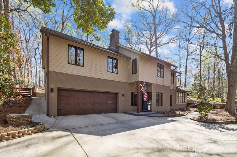 13634 Pine Harbor Rd, Charlotte, NC 28278