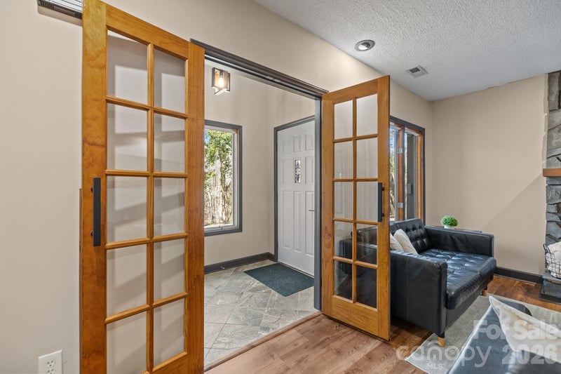 13634 Pine Harbor Rd, Charlotte, NC 28278